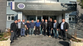 30 yıl sonra hocalarına sürpriz yaptılar
