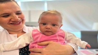 500 gram doğan Nisan bebek hayata tutundu