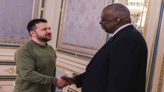 ABD Savunma Bakanı Austin'den Kiev'e sürpriz ziyaret
