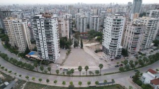 Adanada ağır hasarlı binalar tehlike saçıyor