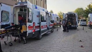 Adıyamanda otomobil tarlaya uçtu: 5 yaralı