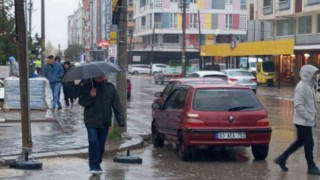 Afyonkarahisarda sağanak yağış etkili oldu