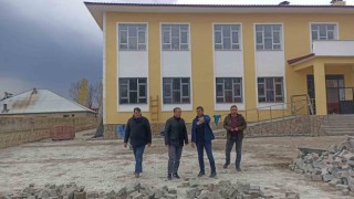 Ağrı İl Milli Eğitim Müdürü Kökrek, Patnostaki okul inşaatlarını denetledi