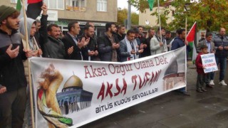 Ahlatta İsrailin saldırıları protesto edildi