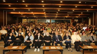 Akademisyen Anne, Dünya Çocuk Hakları etkinliğinde Sivaslılarla buluştu