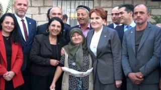 Akşener, gözleme yapan kadınlarla buluştu