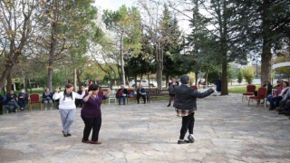 Aktif Yaş Alma Merkezinde Öğretmenler Gününe özel kutlama
