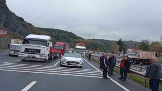 Alaplı - Kdz Ereğli karayolu heyelan nedeniyle trafiğe kapandı