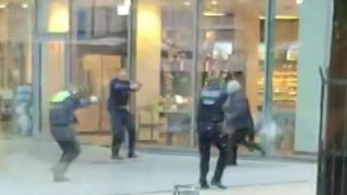 Alman polisi bıçaklı saldırgana kurşun yağdırdı: 2 yaralı