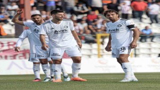 Altay, ligin dibine demir attı