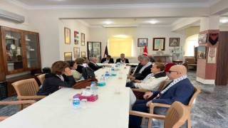 Altınokta Körler Derneği üyelerinden Filistin Büyükelçisi Mustafaya ziyaret