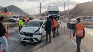 Amasyada tır ve 4 otomobilin karıştığı zincirleme kaza: 5 yaralı