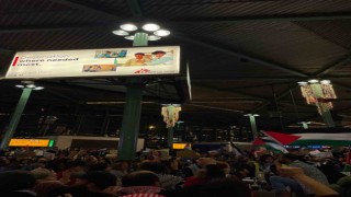 Amsterdamdaki Schipol Havalimanında Gazzede ateşkes çağrısı