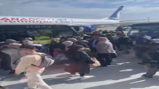 Anadolujet uçağı yolcuların ‘bomba muhabbeti nedeniyle 10 saat sonra kalktı