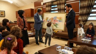 Anaokulu öğrencileri Rektör Kırışıkın Öğretmenler Gününü kutladı
