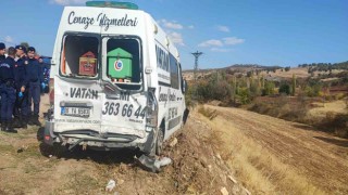 Annesinin cenazesinin bulunduğu cenaze aracını kaçırdı