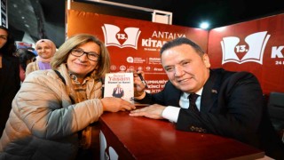 Antalya Kitap Fuarında ilk gün heyecanı