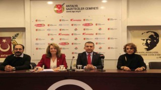 Antalyada 27 STK dizilerdeki kadın şiddetine “hayır” dedi