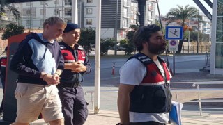 Antalyada 35 bin erosu gasp edildikten sonra 2 şüpheliyi aracıyla çarparak öldüren Ukraynalı turist tutuklandı