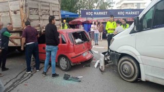 Antalyada 4 araçlı zincirleme kaza