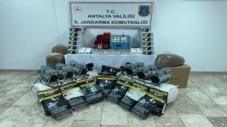 Antalyada kaçak sigara imalatına jandarma baskını