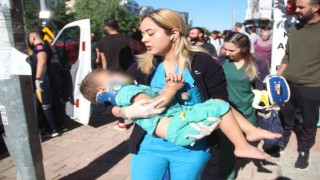 Antalyada otomobil alt geçit girişindeki levhaya çarptı: 6 yaralı