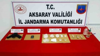 Araçtaki uyuşturucuyu jandarma narkotik köpeği buldu