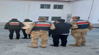 Ardahanda göçmen kaçakçılarına operasyon: 2 zanlı tutuklandı
