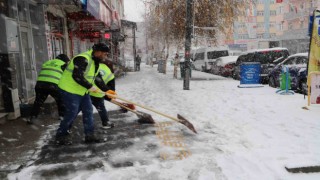 Ardahanda karla mücadele ekipleri aralıksız çalışıyor
