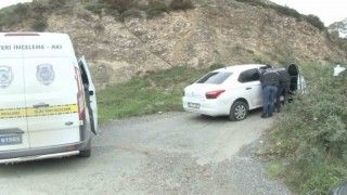 Arnavutköyde kurşunlanmış otomobil terk edilmiş halde bulundu