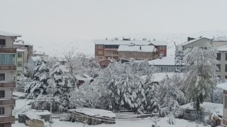 Aşkaleye mevsimin ilk karı yağdı