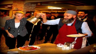 Atatürke hakaretten gözaltına alındı