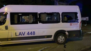 Avcılarda alkollü sürücünün kullandığı araç taksiye çarptı: 4 yaralı