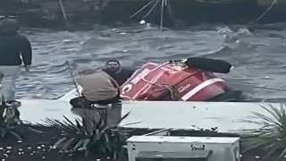 Ayvalıka fırtına tekneleri batırdı, ağaçları devirdi