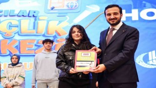 Bağcılar Belediyesinden üniversiteye hazırlanan öğrencilere kitap desteği