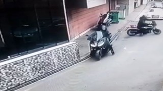 Bahçelievlerde motosiklet hırsızları kamerada