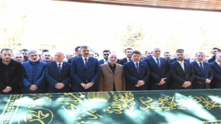 Bakan Tunç, eşinin amcasının cenaze namazına katıldı