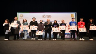 Balıkesirde başarılı öğrenciler ödüllendirildi