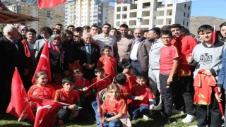 Başkan Büyükkılıçtan temel atma töreninde miniklere Kayserispor sürprizi