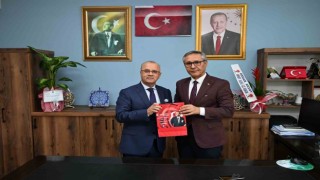 Başkan Kaydadan meslektaşlarına çiçekli kutlama