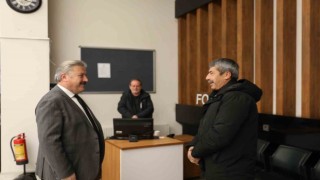 Başkan Palancıoğlu, veznede emlak vergisini ödedi