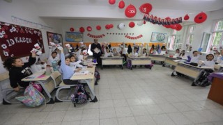 Başkan Sandal: Bayraklının çocukları hayvan sevgisiyle büyüyor