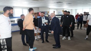Başkan Sekmen; “Dün olduğu gibi bugün de Erzurumsporun destekçisiyiz”