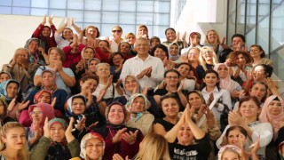 Başkan Tarhan, anket çalışmasında Mersinde 1. sırada yer aldı