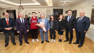 Başkan Yalçına Öğretmenler Gününde anlamlı ziyaret