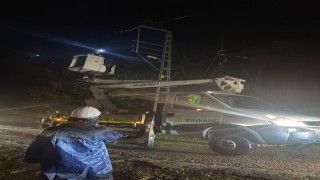 Başkent EDAŞ, fırtınanın enerji hatlarına zarar verdiği Zonguldakta çalışmalarını sürdürdü