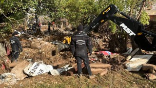 Batman'da Sağanak Nedeniyle Kerpiç Ev Çöktü: 3 Ölü, 1 Kayıp