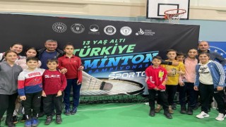 Bayburtlu badmintoncular şampiyonadan dereceyle döndüler