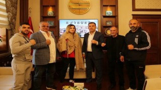 Bayburtlu boksör Turhan, Vali Eldivanla görüştü