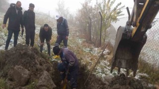 Belediye ekipleri olumsuz hava şartlarına rağmen arızaları gideriyor